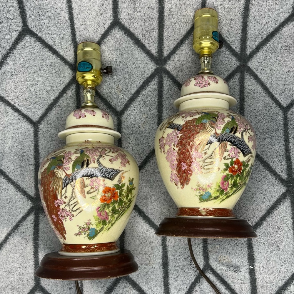 Vintage Pair of Japanese Ginger Jar Oriental Leviton Chinoiserie Peacock Lamps